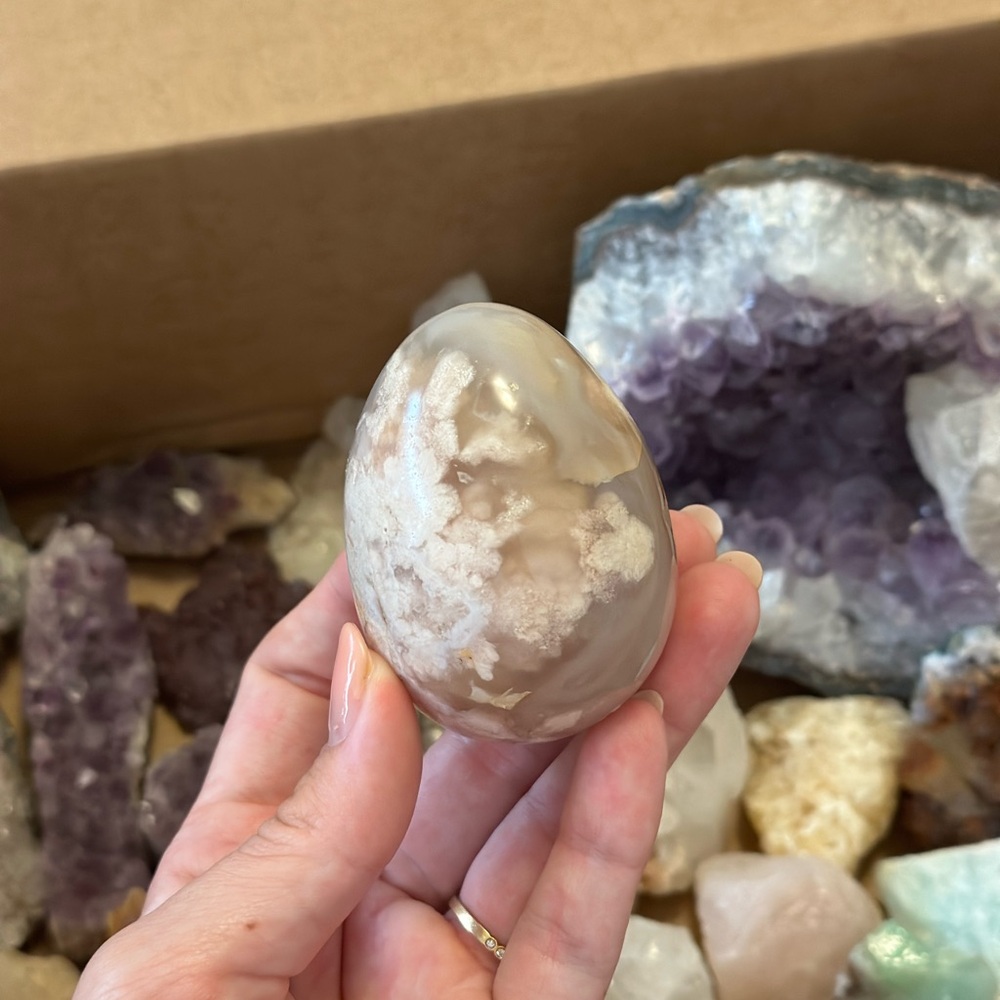 Flower agate egg